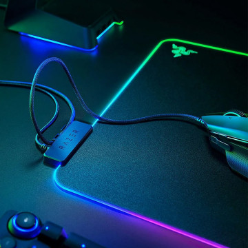 Podloga za miš Razer Firefly V2 – Hard Surface Mouse Mat with Chroma – FRML Packaging RZ02-03020100-R3M1